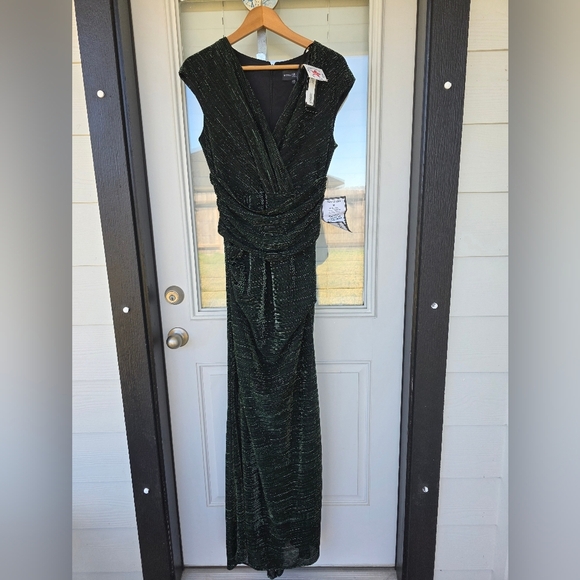 $249 Betsy & Adam Women Metallic Cap-Sleeve Surplice Gown Sz 8 Green Party - Picture 5 of 16